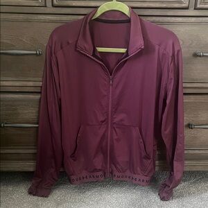 Under Armour Womens Burgundy Windbreaker/ zip up
